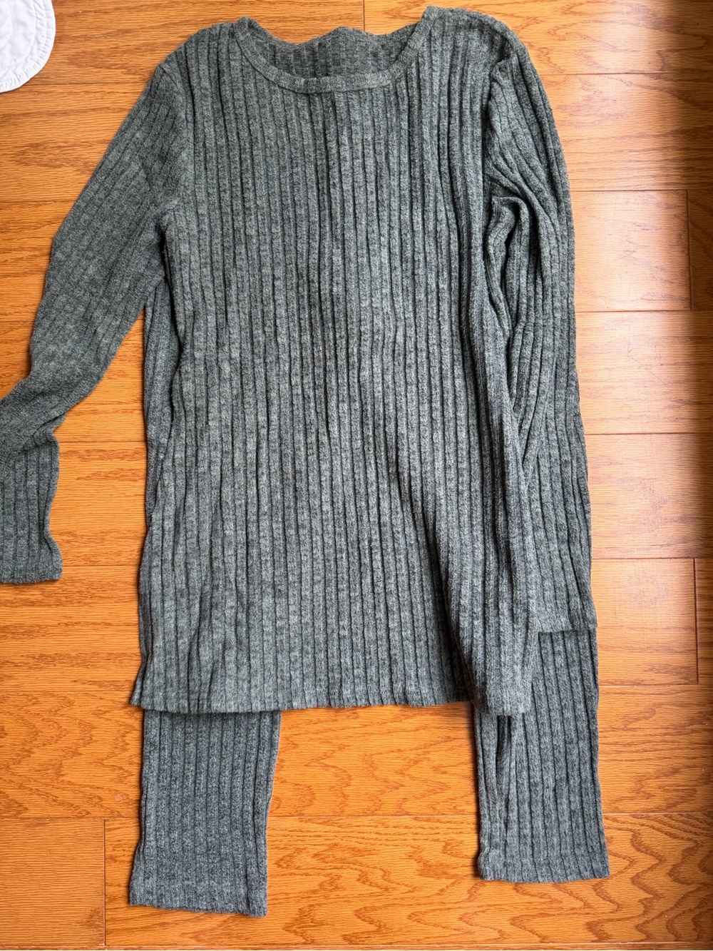 Set of 2 women’s Ribbed Knit Long Sleeve Sweater shirt pants bottoms medium m